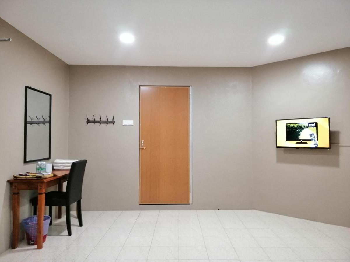 Hotel Nawar Pasir Mas Екстер'єр фото