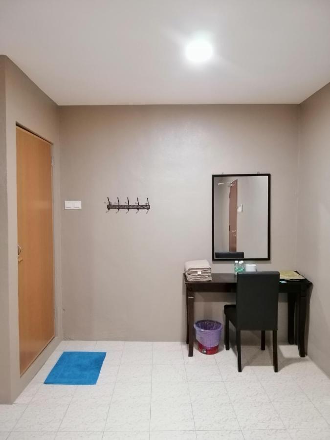 Hotel Nawar Pasir Mas Екстер'єр фото