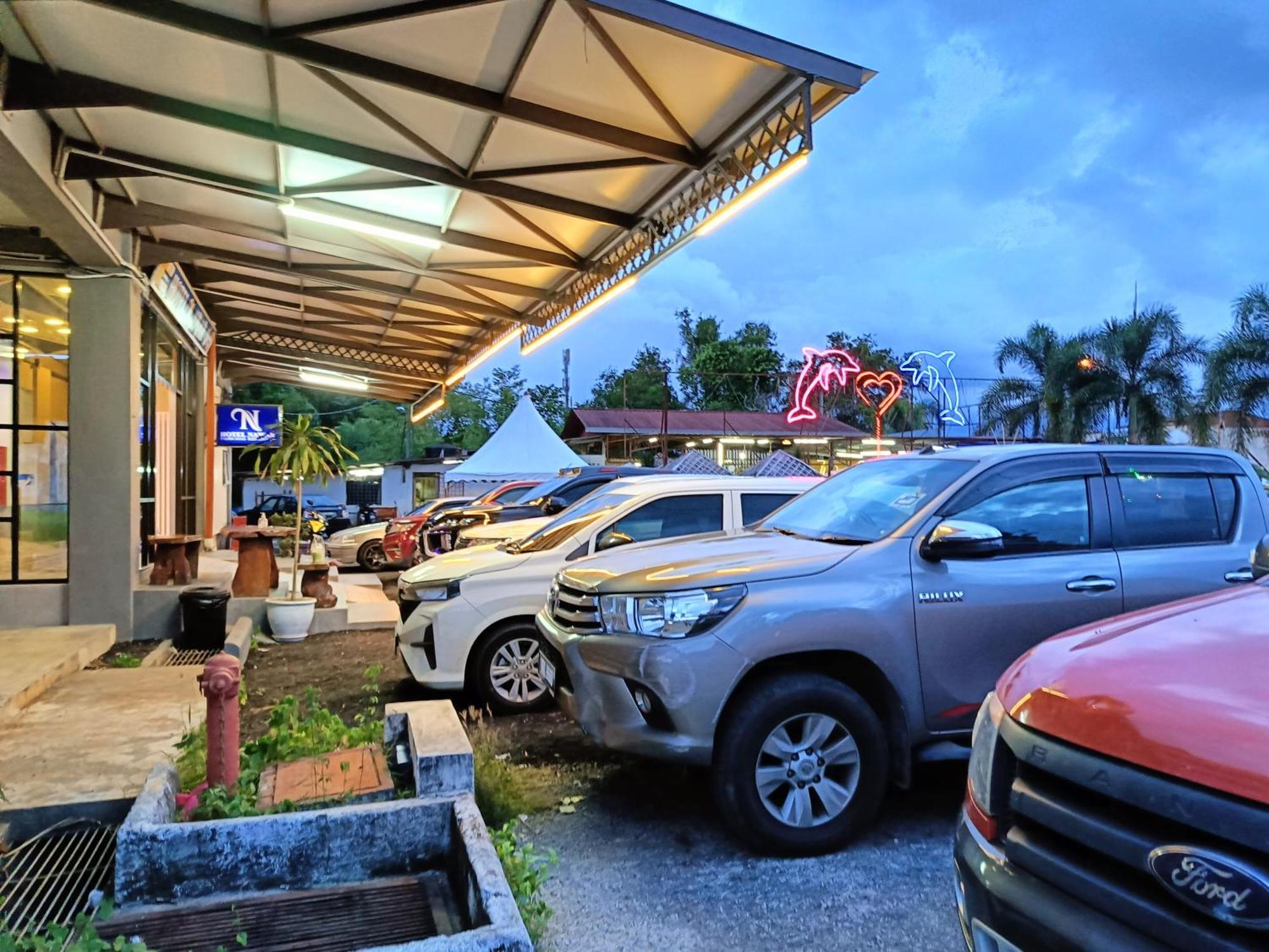 Hotel Nawar Pasir Mas Екстер'єр фото
